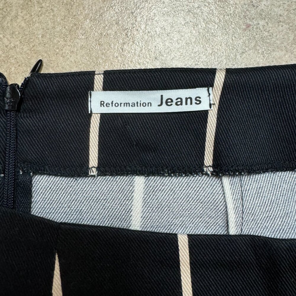 Reformation Jamie Black Striped Mini Skirt in Sinatra Stripe Size 6 - Picture 4 of 5